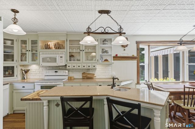 79 Buckboard Lane, Bristol, CT 06010