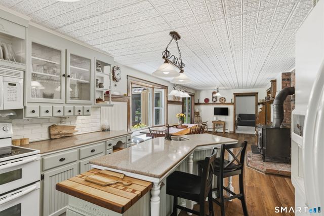 79 Buckboard Lane, Bristol, CT 06010