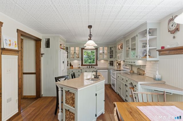 79 Buckboard Lane, Bristol, CT 06010