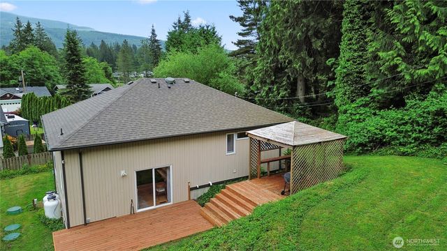 373 Rainbow Drive, Sedro Woolley, WA 98284
