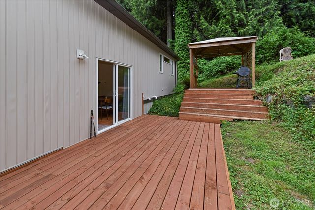 373 Rainbow Drive, Sedro Woolley, WA 98284