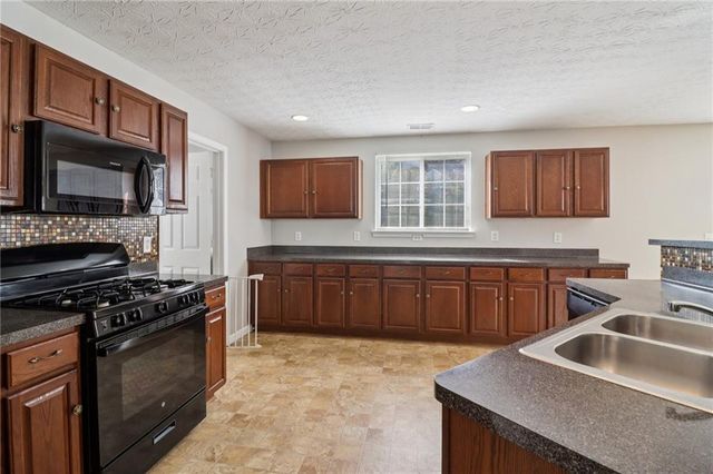 3118 Farmstead Court, Grayson, GA 30017