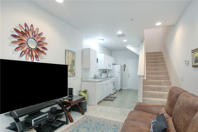 864 Lawrence, San Luis Obispo, CA 93401