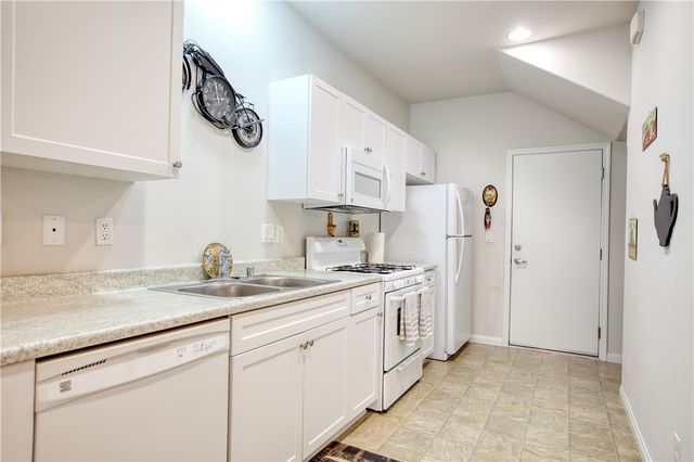 864 Lawrence, San Luis Obispo, CA 93401