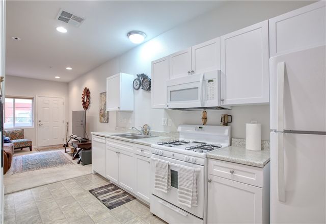 864 Lawrence, San Luis Obispo, CA 93401