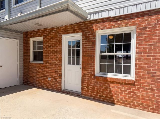 466 Muirs Chapel Road, Greensboro, NC 27410