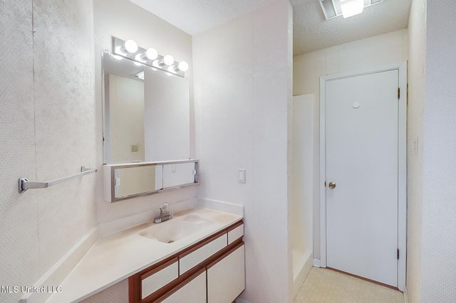 7952 Hapuna Place, Diamondhead, MS 39525