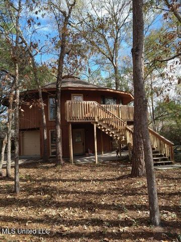 7952 Hapuna Place, Diamondhead, MS 39525