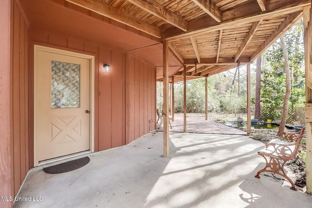 7952 Hapuna Place, Diamondhead, MS 39525