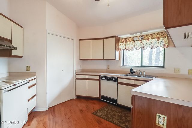 7952 Hapuna Place, Diamondhead, MS 39525