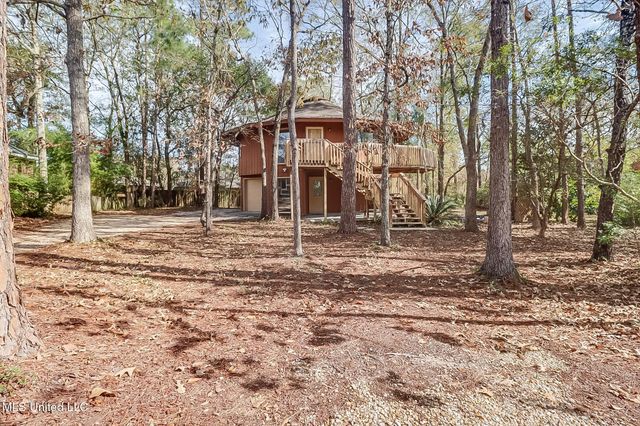 7952 Hapuna Place, Diamondhead, MS 39525