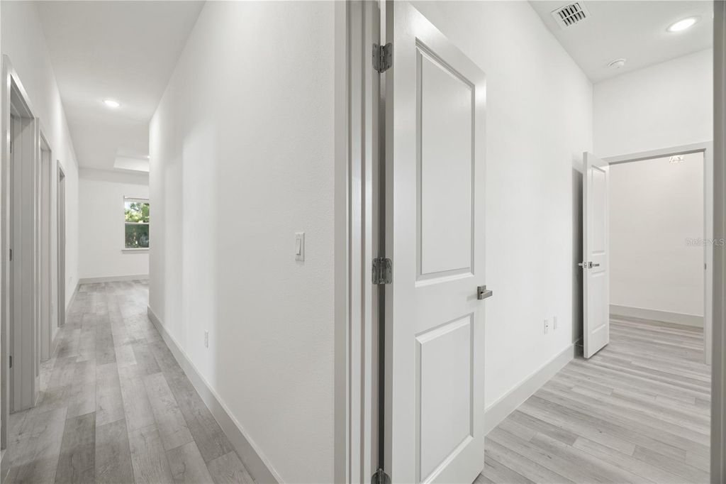 Image 9 of property listing at 21021 PEACHLAND BOULEVARD, Port Charlotte, FL 33954