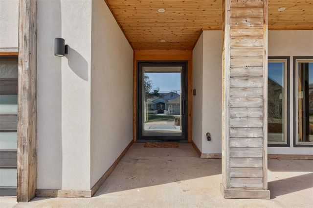 6413 Centennial Court, Nichols Hills, OK 73116