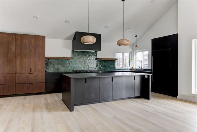 6413 Centennial Court, Nichols Hills, OK 73116