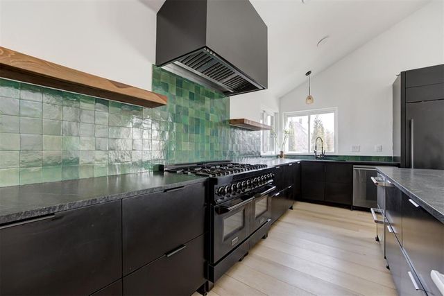 6413 Centennial Court, Nichols Hills, OK 73116