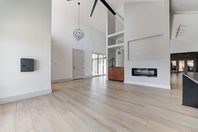 6413 Centennial Court, Nichols Hills, OK 73116