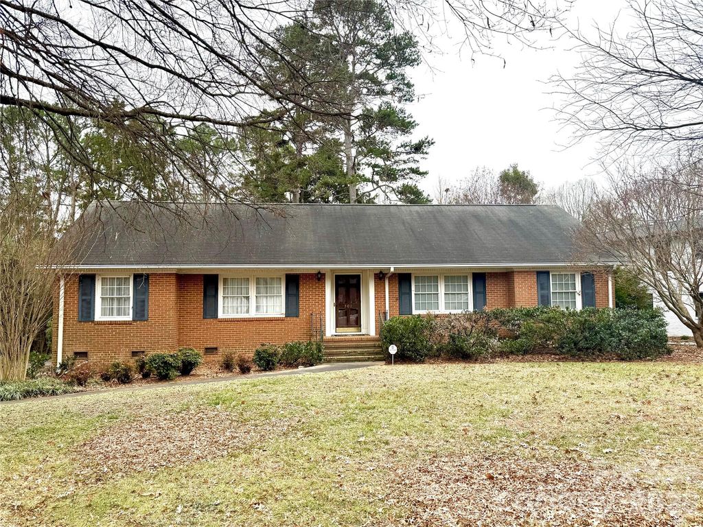 301 Wingrave Drive, Charlotte, NC 28270