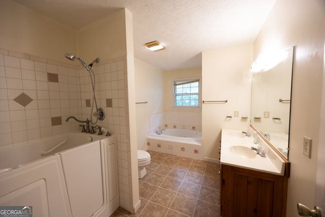 240 Bent Oak Drive, Cornelia, GA 30531