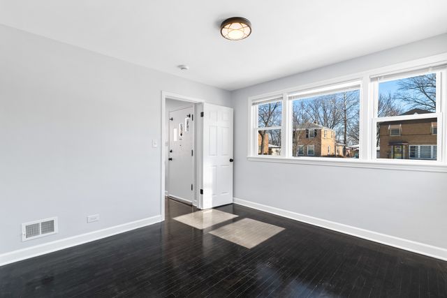 504 N Irving Avenue, Hillside, IL 60162