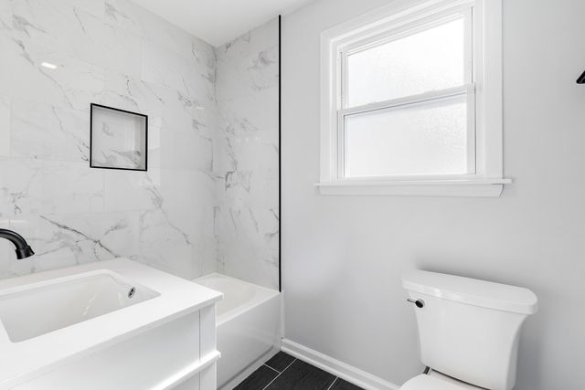 504 N Irving Avenue, Hillside, IL 60162