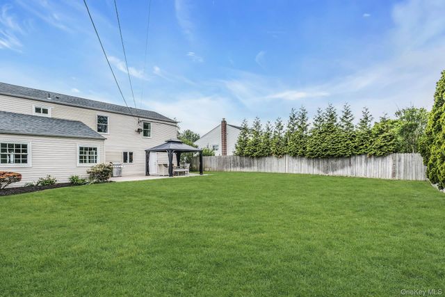 95 Rumford Road, Kings Park, NY 11754