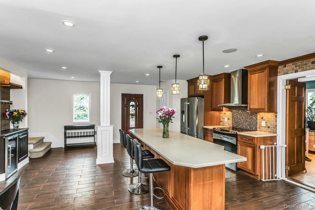 95 Rumford Road, Kings Park, NY 11754