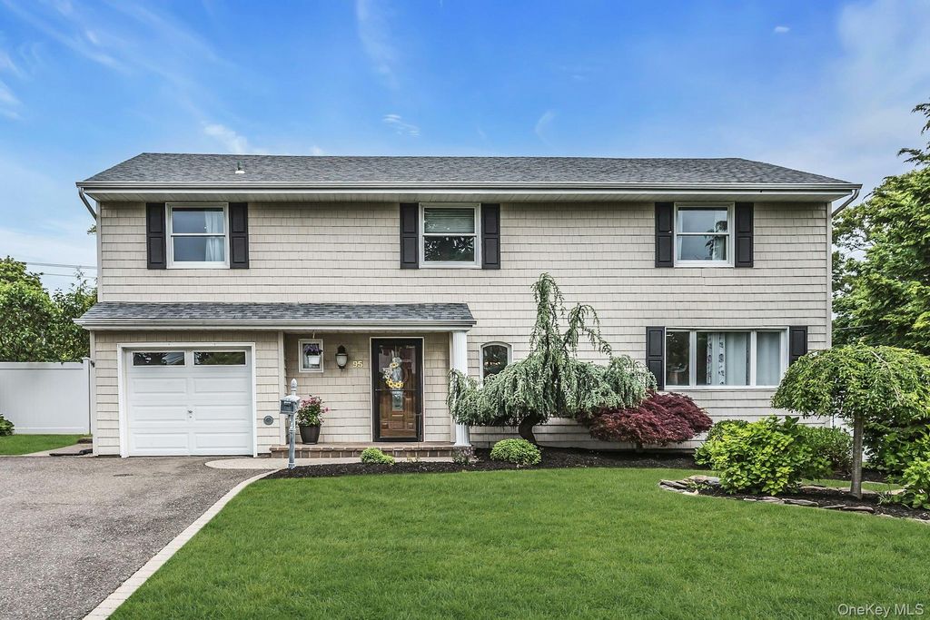 95 Rumford Road, Kings Park, NY 11754