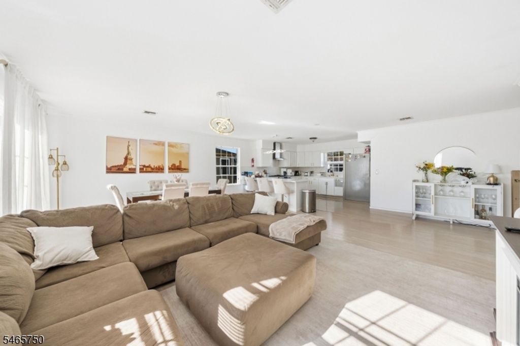 208 Oak St, Elizabeth City, NJ 07201 — photo 4