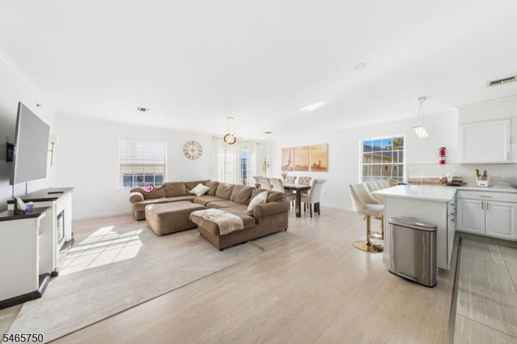 208 Oak St, Elizabeth City, NJ 07201 — photo 5