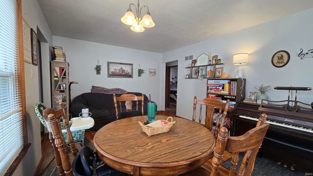 813 Kenwood Avenue, Fort Wayne, IN 46805