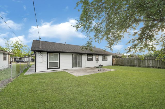 3806 Kaplan Drive, Pasadena, TX 77503