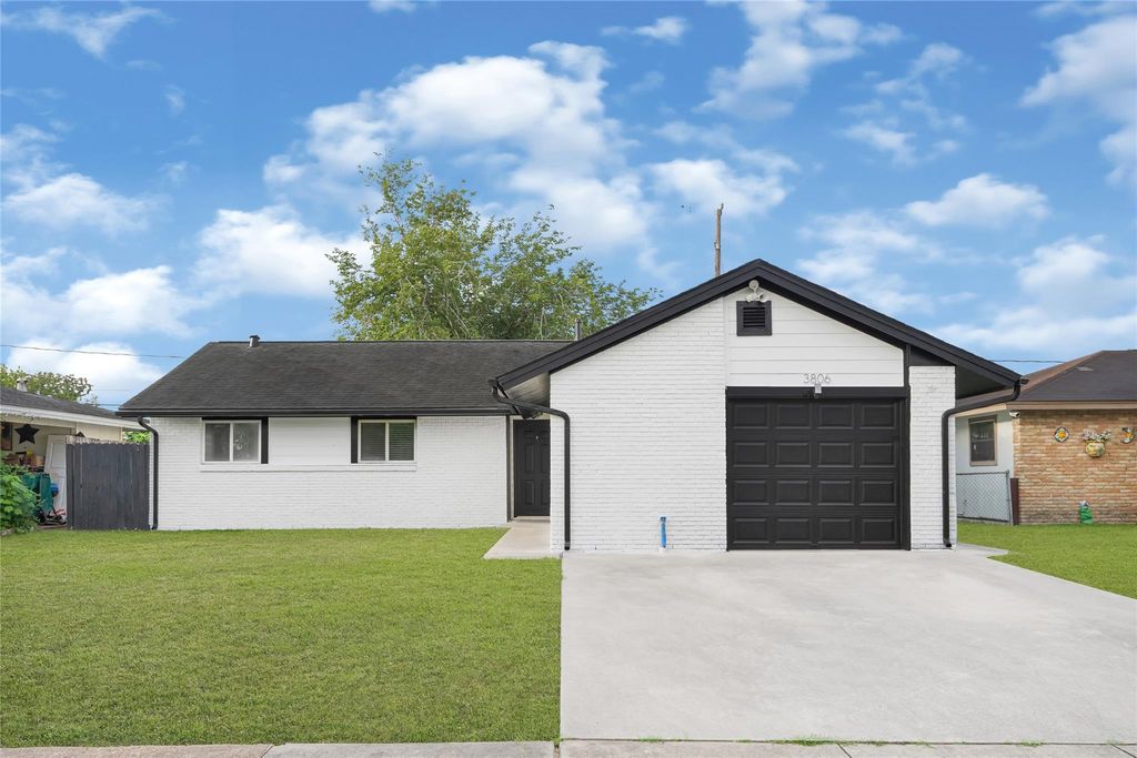 3806 Kaplan Drive, Pasadena, TX 77503