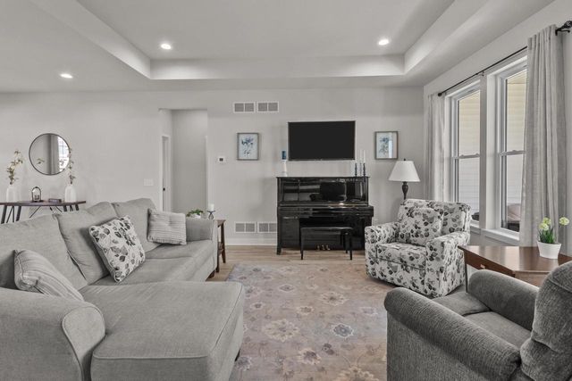 501 Fairview DRIVE, Walworth, WI 53184