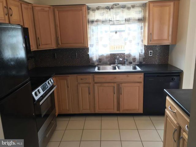 2913 MADEIRA CT, Woodbridge, VA 22192