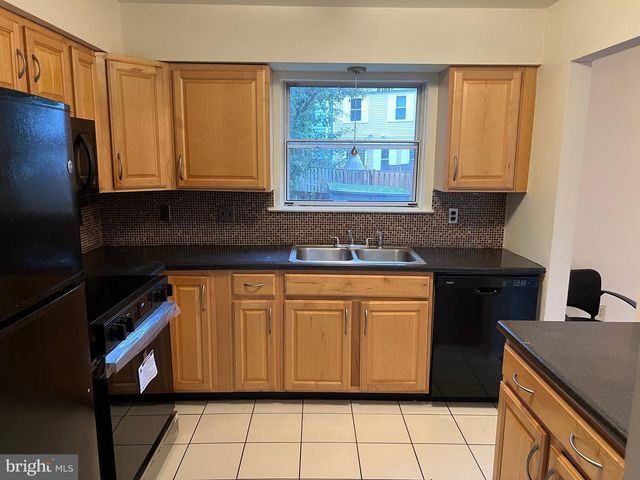 2913 MADEIRA CT, Woodbridge, VA 22192