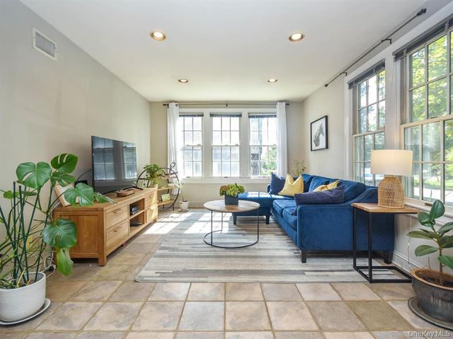 20 Oldwood Road 1st Floor, Port Washington, NY 11050