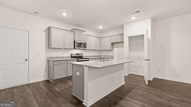 416 Reflection Drive, Stockbridge, GA 30281