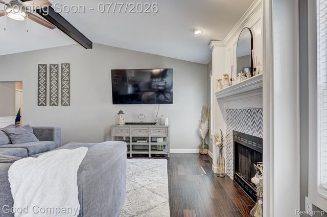 49877 Maurice Drive, Chesterfield Township, MI 48047