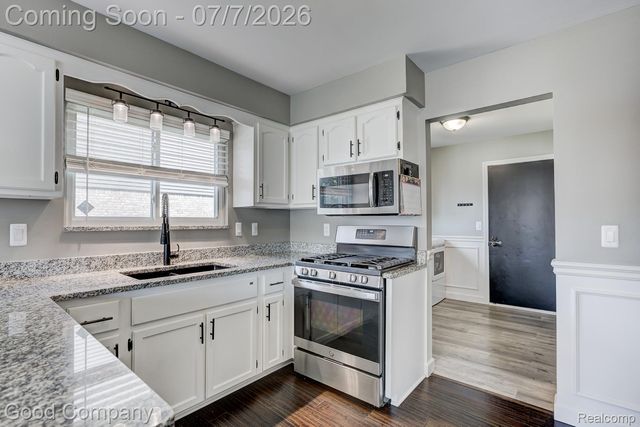 49877 Maurice Drive, Chesterfield Township, MI 48047