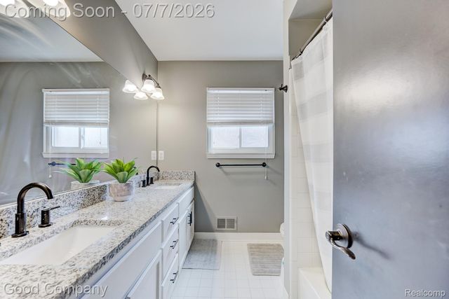 49877 Maurice Drive, Chesterfield Township, MI 48047