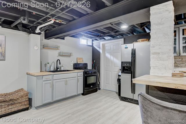 49877 Maurice Drive, Chesterfield Township, MI 48047