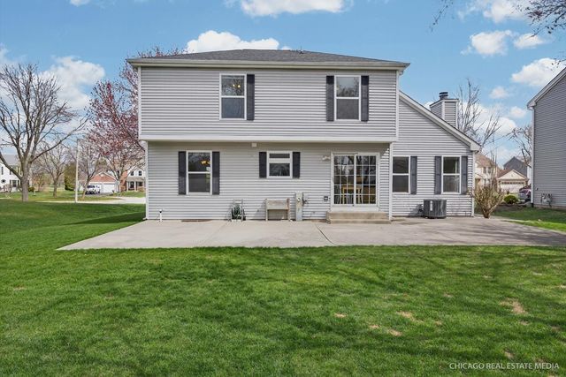 1439 Blue Heron Drive, Crystal Lake, IL 60014