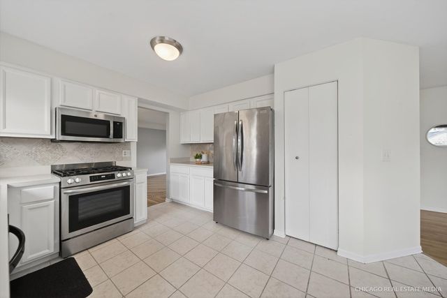 1439 Blue Heron Drive, Crystal Lake, IL 60014