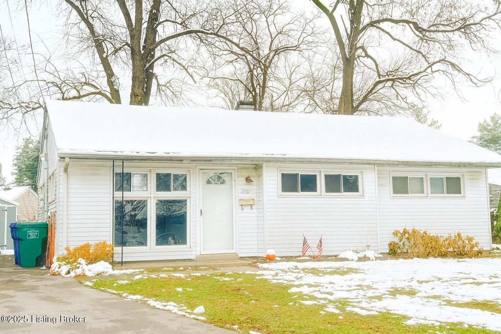 2907 Garey Ln, Louisville, KY 40216