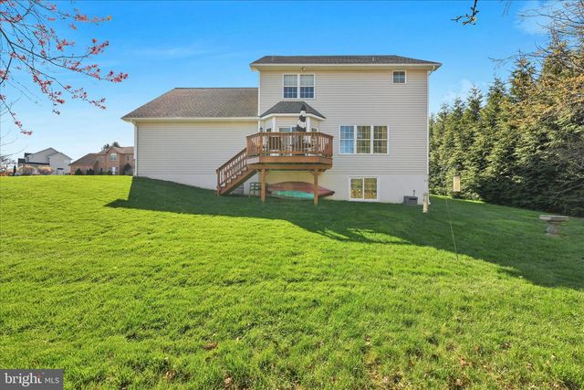 405 CLAYS CROSSING, Lebanon, PA 17042