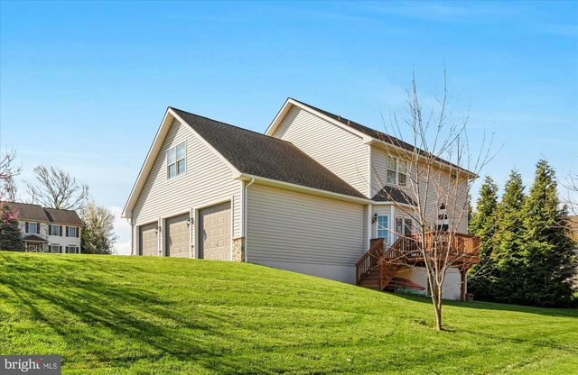 405 CLAYS CROSSING, Lebanon, PA 17042