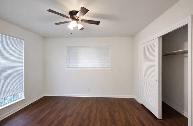 205 E Crestmont Drive, Alvin, TX 77511