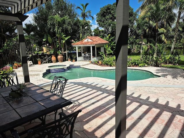 11081 SW 30th Court, Davie, FL 33328