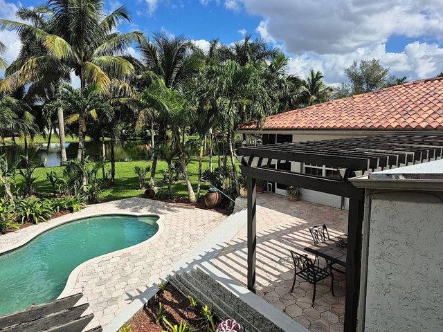 11081 SW 30th Court, Davie, FL 33328