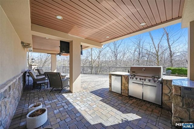 69 Woodland Road, Montvale, NJ 07645